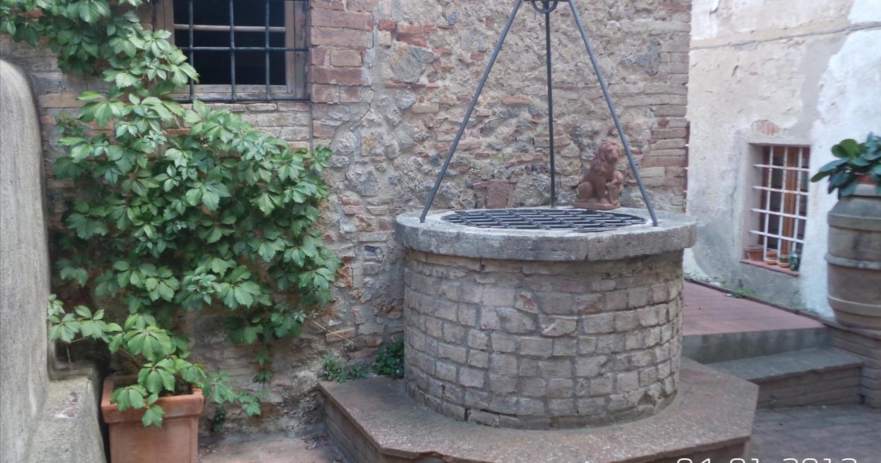 Caratteristico Appartamento Grazia Centro Storico San Gimignano Bagian luar foto